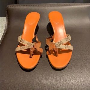 Gucci 7.5 B kitten heels. Orange brown. Monogram G